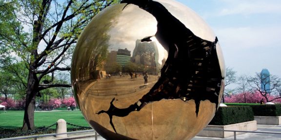 Arnaldo Pomodoro, Sphere Within Sphere, ONU, New York